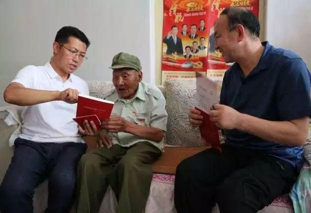 变色超人